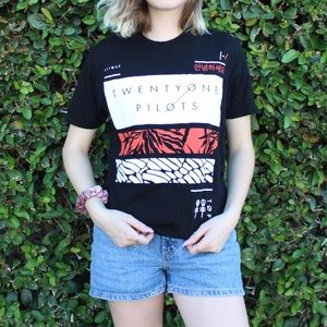 Twenty one pilots shirt
